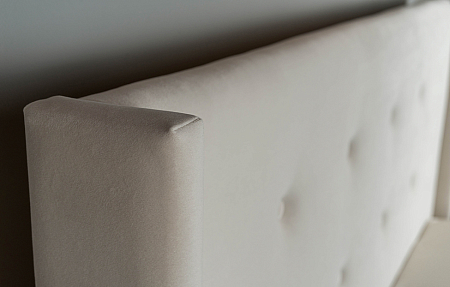 Кровать двойная мягкая Орландо ОР-810.26, Ярко-серый/Avelina 9534 Кровать двойная мягкая Орландо ОР-810.26, Ярко-серый/Avelina 9534